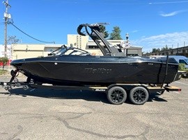 2025 Malibu 23 LSV