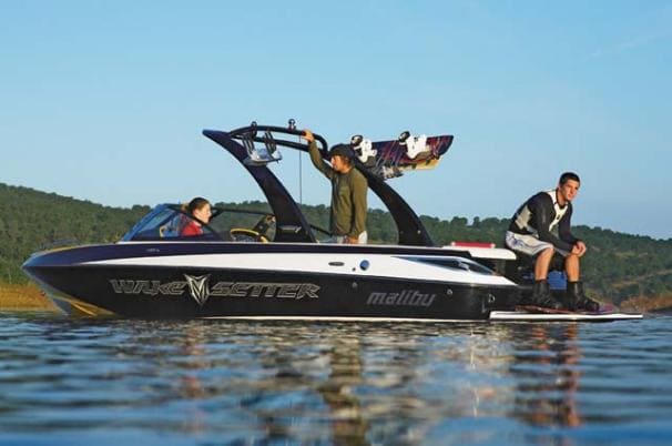 2009 Malibu boat in water image